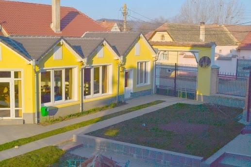 Pensiunea Poarta Oilor Gîrbova Exterior foto